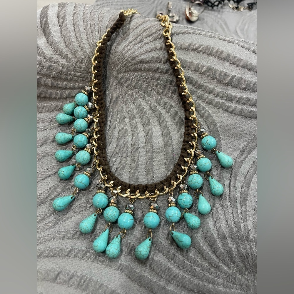 Turquoise necklace use once in great condition
